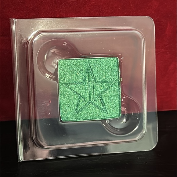 ♥️ 3/$12 Jeffree Star eyeshadow single in Emerald Estate - Picture 2 of 4